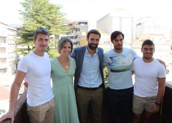 Cangas saca peito coa homenaxe aos seus piragüistas