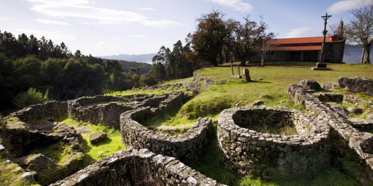 O Castro de Troña convértese este sábado en punto de visionado das Perseidas