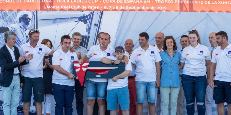 Baiona corona a los vencedores del Trofeo Príncipe de Asturias