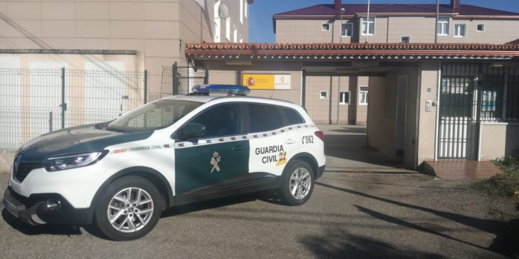 Detienen a un joven de Mos acusado de pegar a su expareja por ir acompañada de dos amigos en el coche