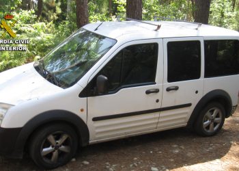 Un conductor sin puntos se fuga de la Guardia Civil en Salvaterra y su pareja presenta una denuncia falsa por robo