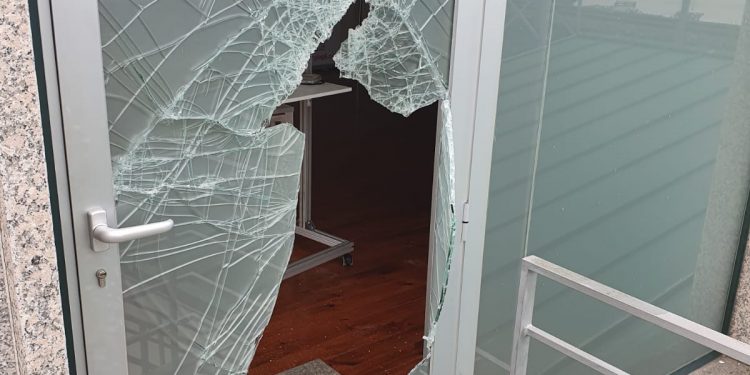 Detido no Porriño acusado do roubo nunha empresa a plena luz do día