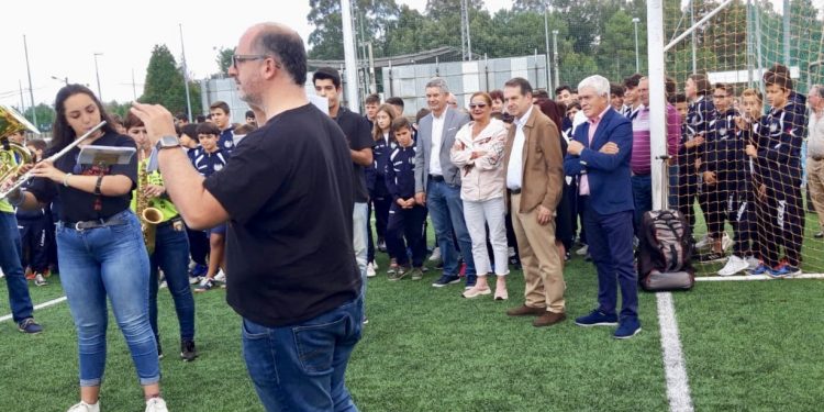 Candeán xa ten novo campo de fútbol