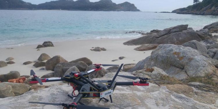 Illas Atlánticas únese ao proxecto europeo para detectar lixo mariño con drons