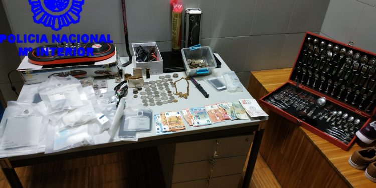 Piden 14 años de cárcel para el dueño y el camarero de un pub de Vigo por venta de cocaína