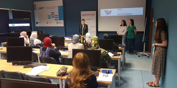 Vigo imparte o último dos cursos de español para inmigrantes deste ano