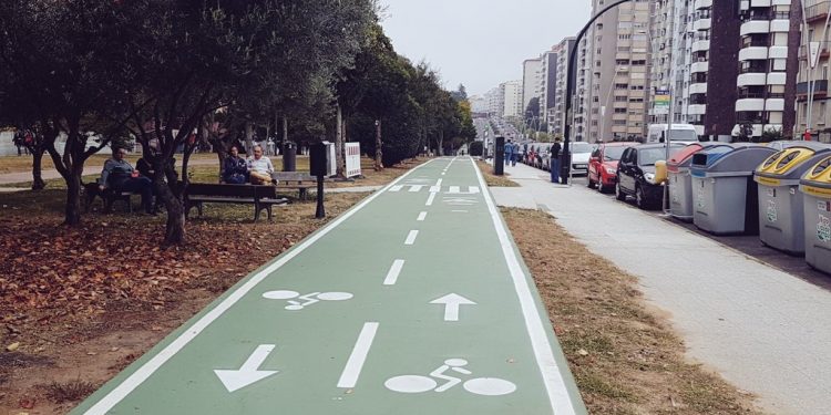 Los trabajadores de Vitrasa muestran su “preocupación” por el nuevo carril bici
