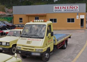 Arden 200 coches en un desguace de Nigrán