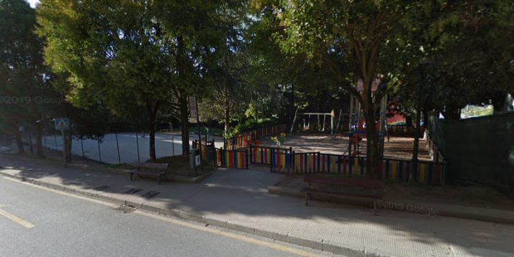 Detienen a dos jóvenes en Vigo por pegar a un menor para robarle