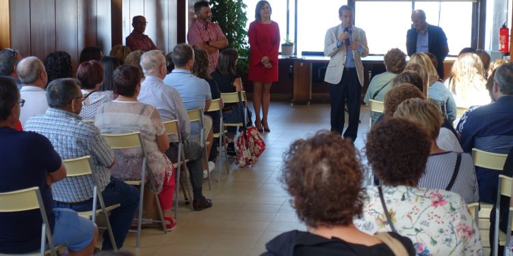 Los vecinos de Ons dan la espalda a Caballero y apoyan la candidatura de la Xunta a Patrimonio de la Humanidad