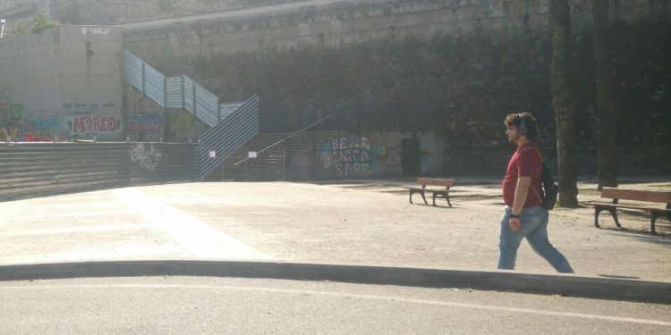 Cierran las escaleras de la plaza de la estación de tren, que serán sustituidas por un ascensor