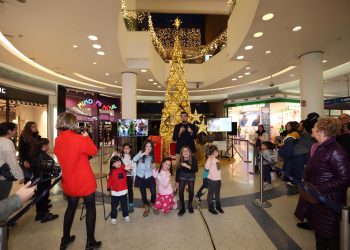 El Gran Vía de Vigo enciende la Navidad desde el Hospital Álvaro Cunqueiro