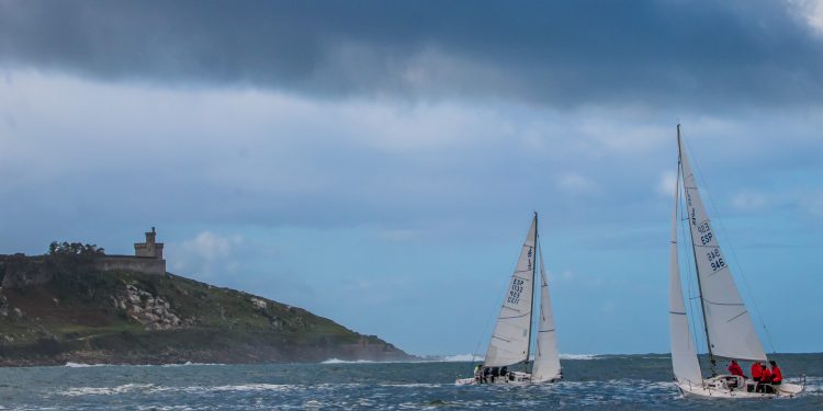 Asalto decisivo a la Liga de Otoño AXA J80