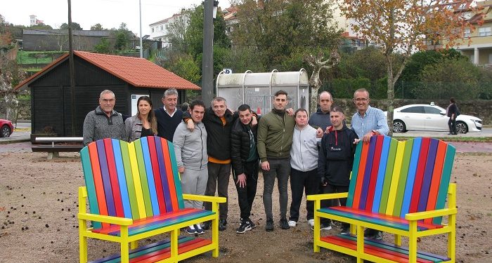 Nigrán estrea na Ramallosa os dous primeiros ‘bancos da amizade’ de Galicia