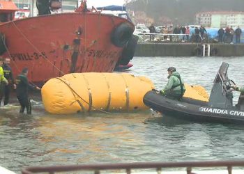 Llega al puerto de Aldán el ‘narco submarino’ cargado con toneladas de cocaína