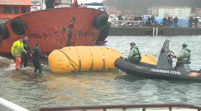 Llega al puerto de Aldán el ‘narco submarino’ cargado con toneladas de cocaína