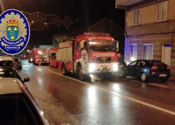 Arde por completo el garaje de una casa en Redondela