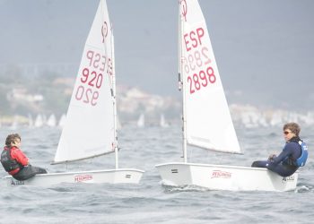 Duelo en la Ría entre baleares y lusos con el vigués Astiazarán en la pelea