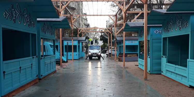 Vigo aplaza la apertura de la noria y el mercado de la Alameda por el mal tiempo