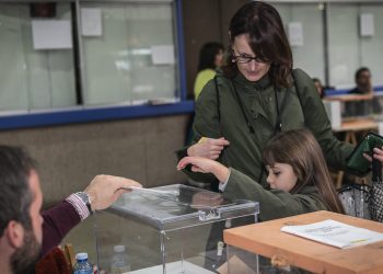 Las 3.954 mesas electorales ubicadas en Galicia se constituyen sin incidentes