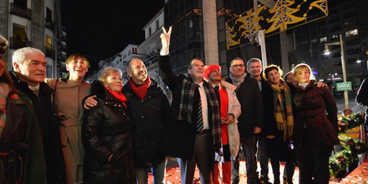 Vigo mantiene el encendido de la Navidad con la confianza de vencer a la lluvia
