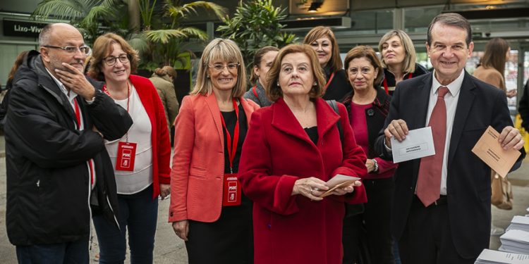 Caballero minimiza la mejoría del PP en Vigo: «A ese ritmo sigo otros 50 años como alcalde»