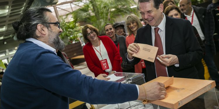 Vigo refuerza a Sánchez, el PP se nutre de Ciudadanos y Vox sigue siendo residual