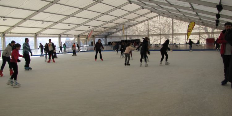 Abren las pistas de hielo y de karts en Samil: estos son sus precios y horarios