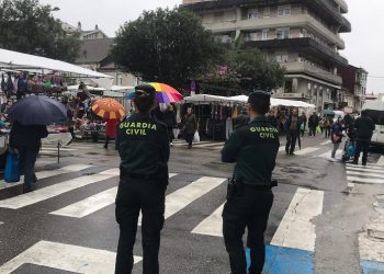 Una carterista, pillada in fraganti en el mercadillo de Ponteareas