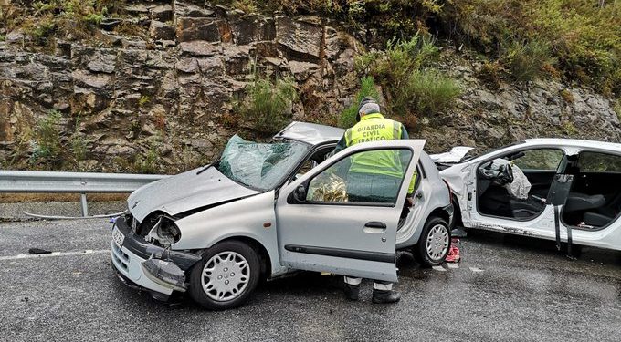 Cuatro muertos en una jornada trágica con tres brutales colisiones en Galicia