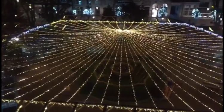 Así luce el techo del nuevo Mercado de Nadal de Vigo en la Alameda