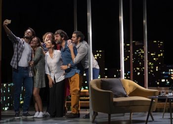 Daniel Guzmán dirige ‘Perfectos desconocidos’ sobre las tablas en Vigo