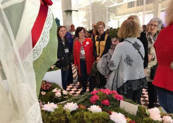 Vigo acolle a mostra «Camelia e traxe galego, unha parella perfecta»