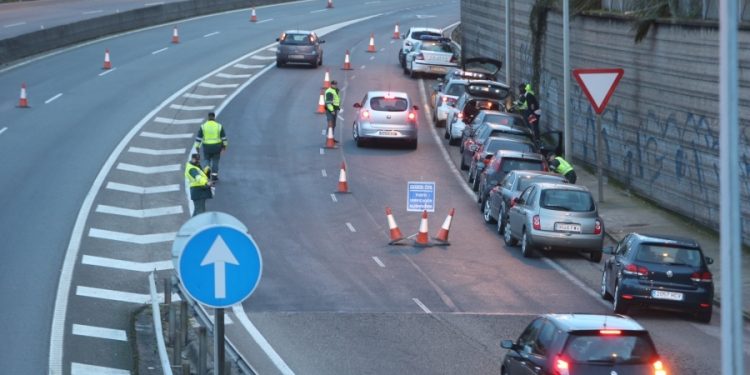 La DGT intensificará esta semana los controles de alcohol y drogas en Galicia