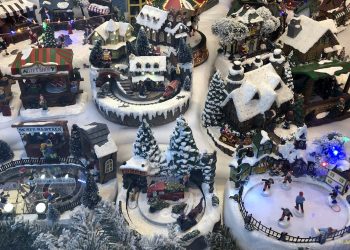 Detalle del escaparate de "Pipa&Mima" (Happythings), en la calle Velázquez Moreno de Vigo. / Foto: J.A.