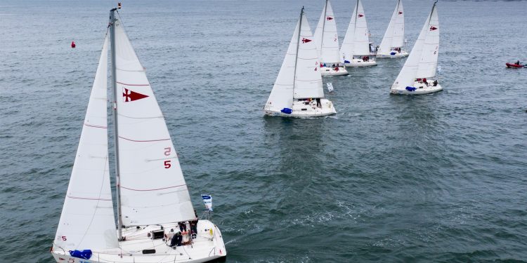 Gran estreno en Galicia de la Liga Española de Vela