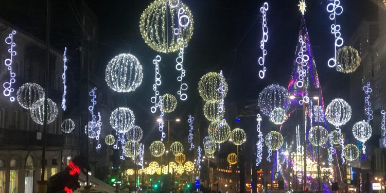 El centro de Vigo vive un lleno nunca visto gracias a su Nadal