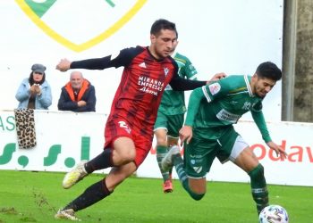 El árbitro y la crueldad se ceban en la Copa del Rey con un Coruxo valiente