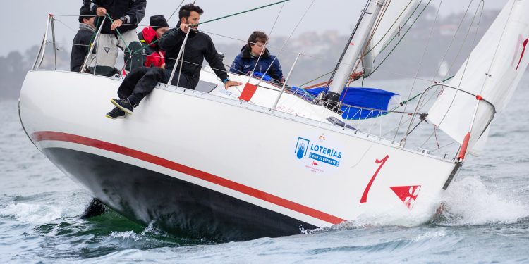 El Real Club Náutico de Arrecife gana en Baiona la Liga Española de Vela