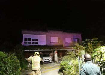 Un incendio en Moaña causa importantes daños en una vivienda unifamiliar