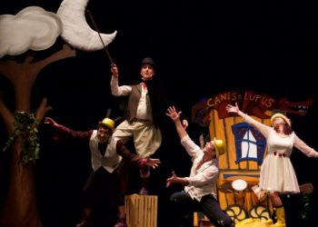 Magín Blanco achega o valor da amizade a 4.300 escolares de Vigo a través do teatro