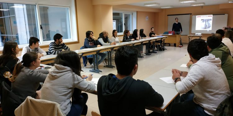 Centro Príncipe Vigo busca 100 parados de menos de 30 años para su plan de empleo
