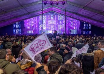 Festa previa ao Fin de Ano en Mos con Andrea Pousa e La Fórmula