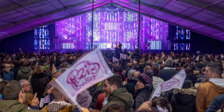 Festa previa ao Fin de Ano en Mos con Andrea Pousa e La Fórmula