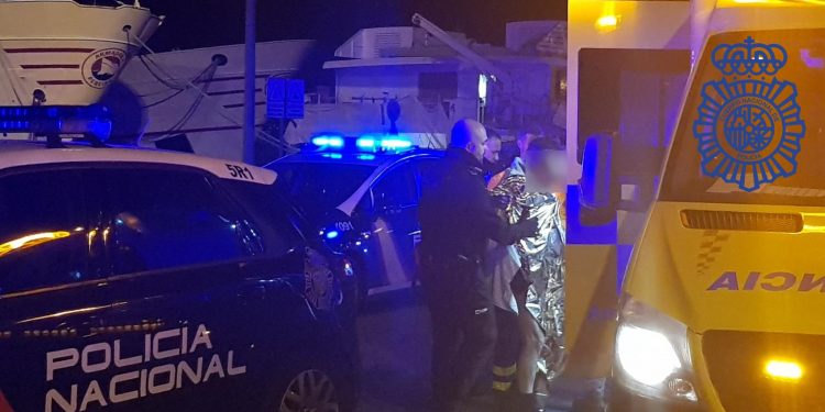 La Policía evita el suicidio de un hombre en un muelle de Vigo