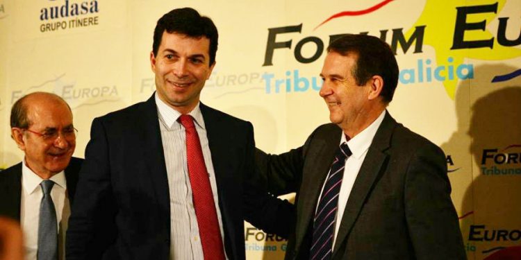 El PSdeG se hace un lío con la familia Caballero en el Parlamento