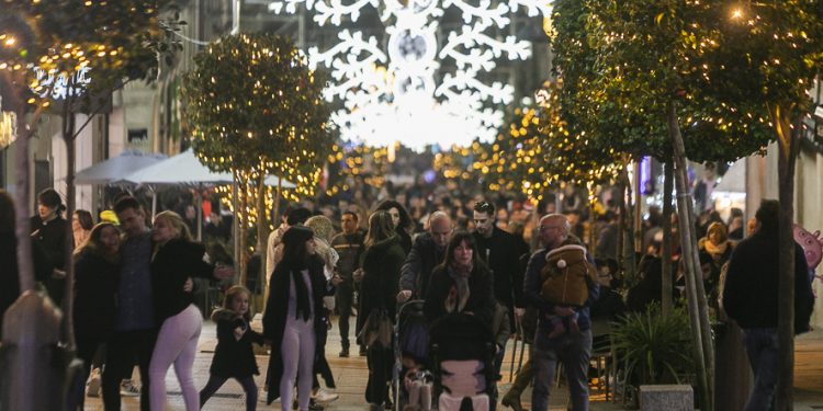 Caballero descarta mantener las luces encendidas más tiempo y fija fecha para apagarlas