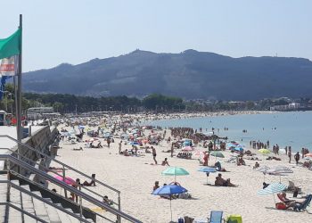 Caballero garantiza una norma antitabaco en Vigo pese a no figurar en los planes