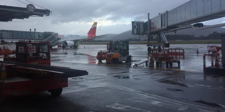 Caballero critica a Iberia y Air Europa por los precios de los vuelos a Madrid