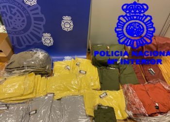 Detenido en Vigo por recoger y quedarse un pedido con 80 prendas de ropa que no eran para él